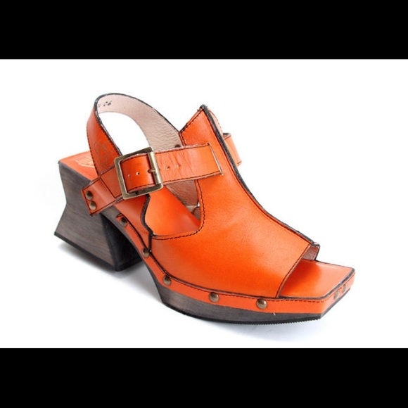 John Fluevog Shoes - FLUEVOG Response Blood Orange Sandals w/ Wood Soles No Longer Available Sz 10